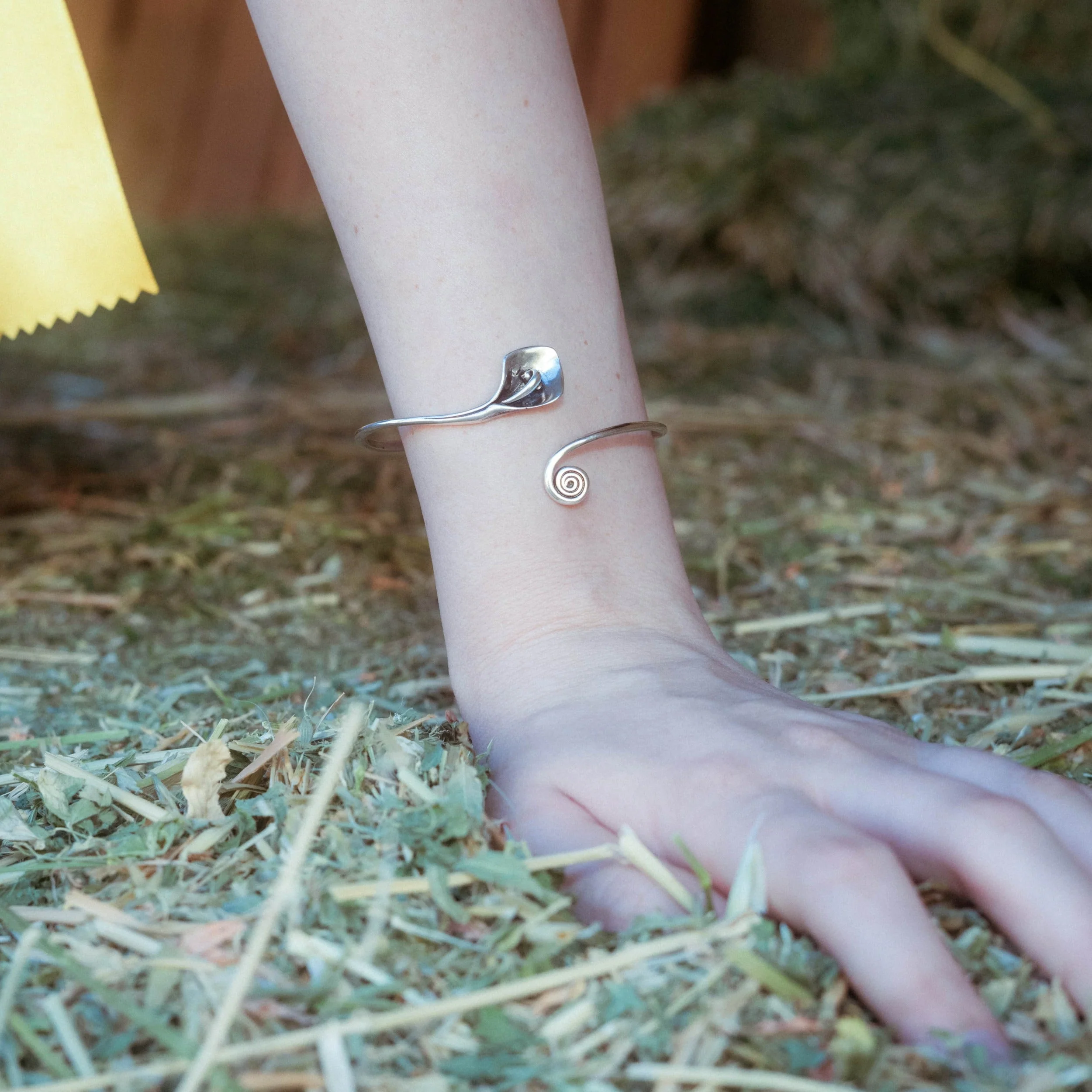 Calla Lily Bangle Bracelet - Image 3