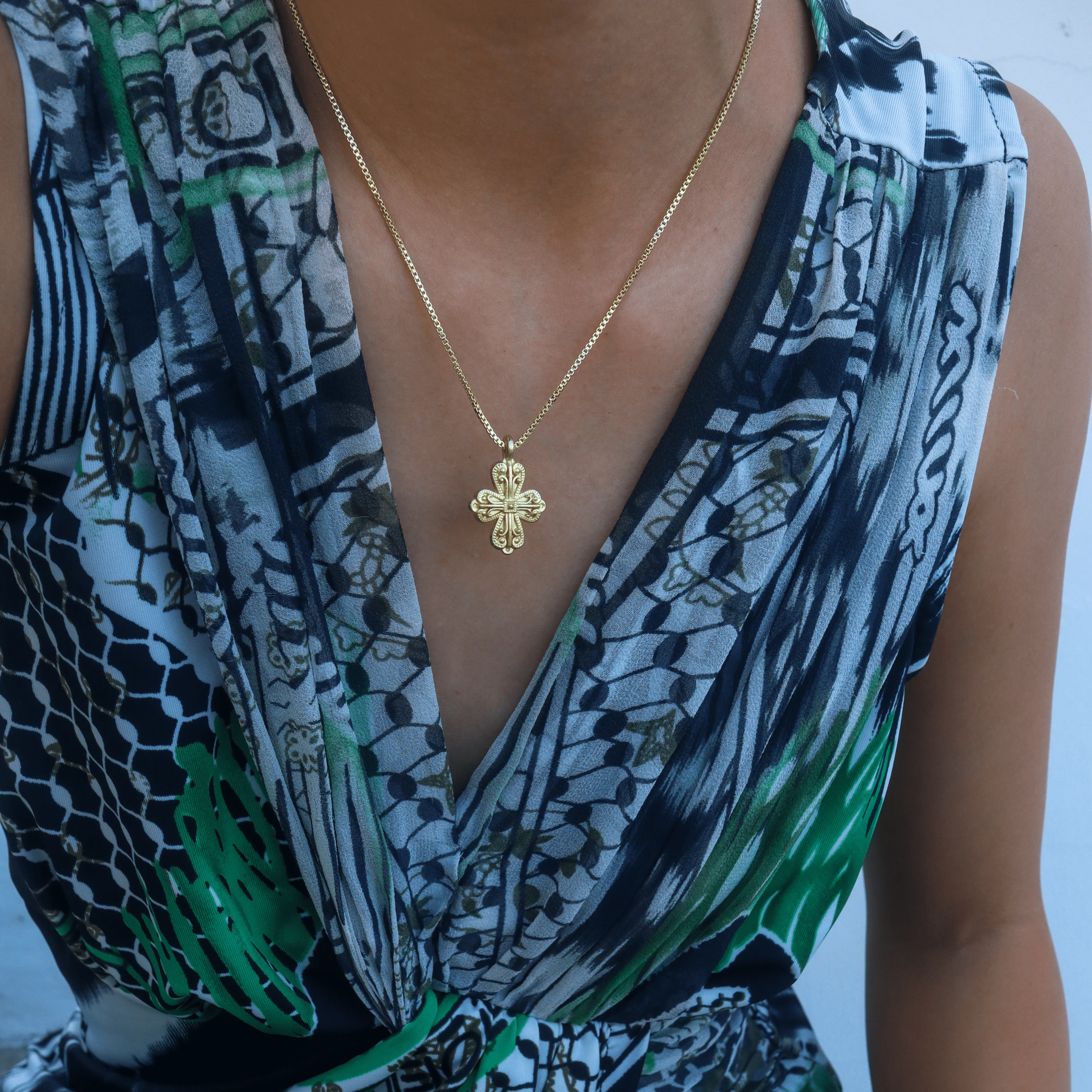 Jacquetta Vintage Cross Necklace - Image 3