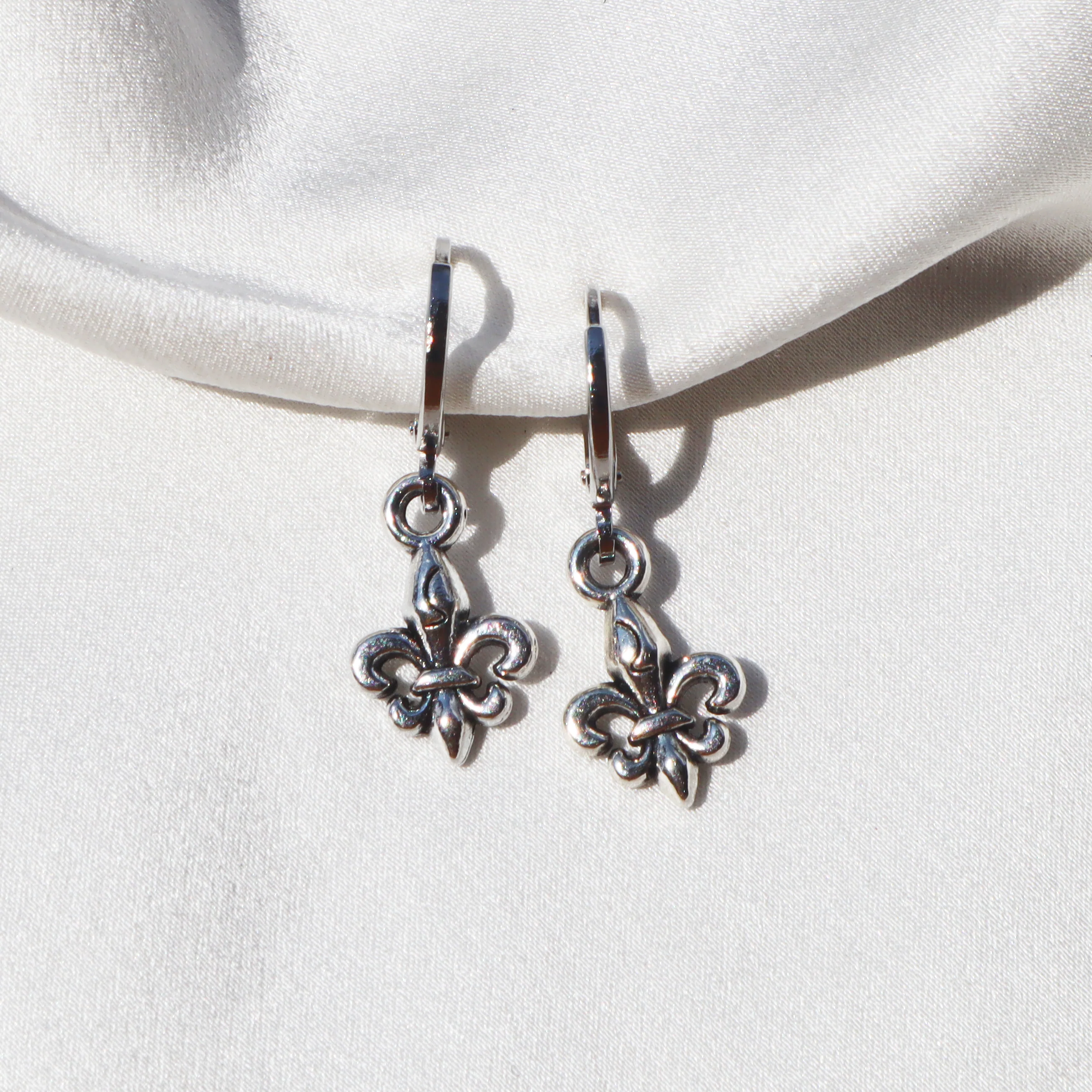 Noble Fleur de lis Earrings - Image 3